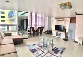 1711 Condo Loft type corner unit